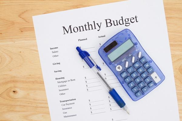 Sheet with monthly expenses and calculator to get started with personal budgeting Sheet with monthly expenses and calculator to get started with personal budgeting